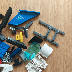 Lego lennuki/helikopteri ehitamise stardikomplekt (3 foto / 6)