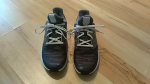Кроссовки adidas, стр.35.5 (2 фото из 3)