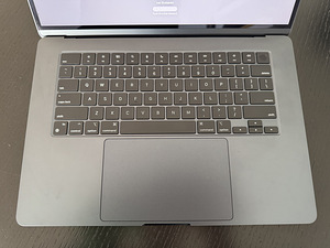 Apple - MacBook Air 15" - M2 chip - 16GB - Midnight-Garantii (2 foto / 6)