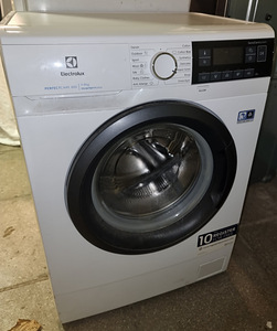 Pesumasin Electrolux (1 foto / 2)