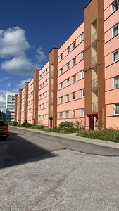 Rahu tn 28, Pähklimäe, Narva, Ida-Virumaa (1 foto / 4)