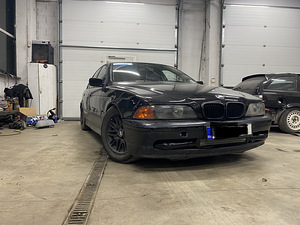 Продается BMW 520i Turbo. (1 фото из 2)