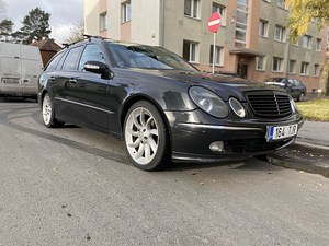 MB e270 w211 на продажу (4 фото из 5)