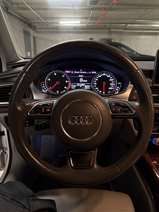 Продается Audi A6 C7 Quattro (13 фото из 13)