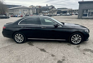 Mersedes Benz E220 (3 фото из 11)
