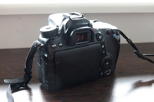 Canon Eos 70D (3 foto / 5)