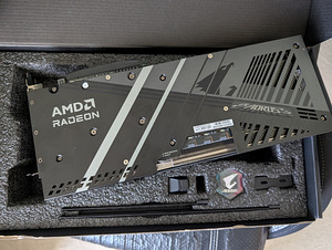 Gigabyte RX 9070 XT Aorus Elite 16GB (2 foto / 2)