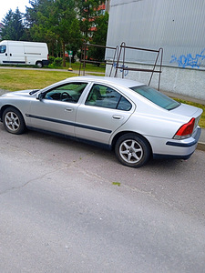 Volvo S60 manual (4 foto / 7)