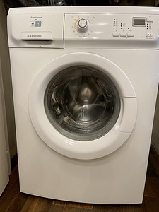 Pesumasin Electrolux 6kg. Kohaletoimetamine (1 foto / 3)