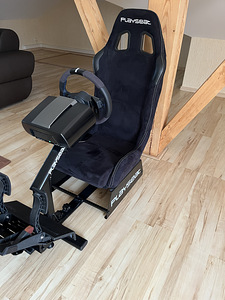 Fanatec CSL Elite bundle + Playseat Evolution Alcantara (1 foto / 4)