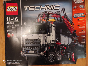 Lego technic Mercedes Benz arcos 42043 (1 foto / 3)