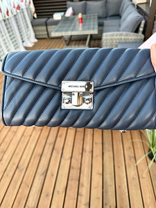Michael Kors (2 foto / 2)
