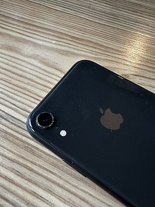 iPhone XR 128GB (4 foto / 5)