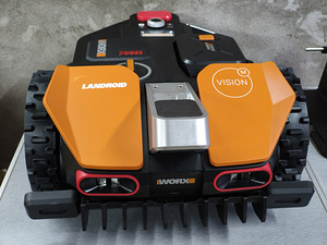 НОВИНКА!!! 0 часов! Робот-газонокосилка Worx Vision WR206E 600м2 (3 фото из 9)