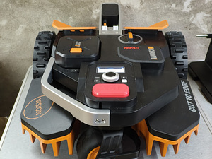 НОВИНКА!!! 0 часов! Робот-газонокосилка Worx Vision WR206E 600м2 (4 фото из 9)