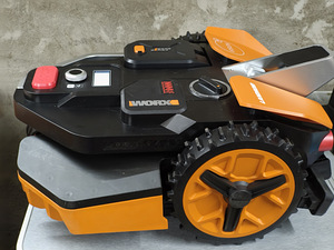 НОВИНКА!!! 0 часов! Робот-газонокосилка Worx Vision WR206E 6 (2 фото из 10)