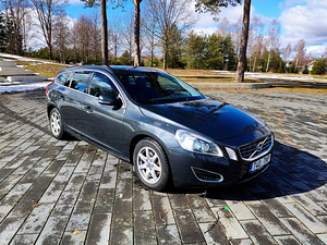 Korralik ja ökonoomne VOLVO V60 Diisel manuaal (2 foto / 8)