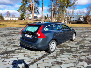 Korralik ja ökonoomne VOLVO V60 Diisel manuaal (4 foto / 8)