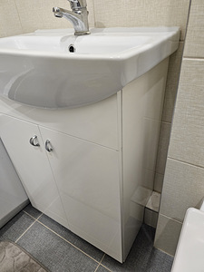 VALAMUKAPP + VALAMU+ vannitoakapp peegliga (2 foto / 6)