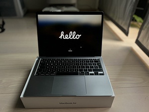 MacBook Air 13" Apple M1 256GB/Space Grey/INT + GARANTII (1 foto / 5)