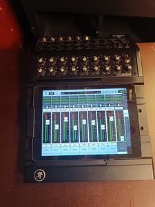 Mackie DL1608