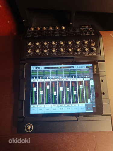 Mackie DL1608