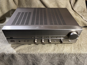 Denon PMA-680R (1 foto / 2)