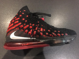 Lebron 17 (black-red) nr. 42,5 (2 foto / 7)