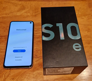 Samsung Galaxy S10e (3 фото из 3)