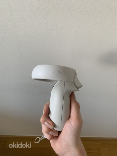 Parempoolne Oculus Quest 2 kontroller (varuosadeks)