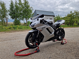 Kawasaki Ninja ZX-6R (5 foto / 8)