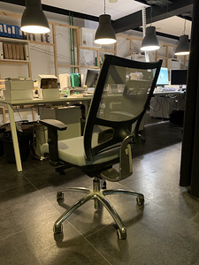 TEAM STRIKE Sitland ergonoomiline töötool 24/7 (4 foto / 5)