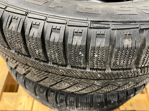 Шины Continental ContiVikingContact 215/65R1596Q (3 фото из 6)