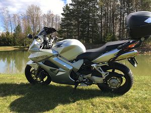 Mootorratas HONDA VFR800 (4 foto / 6)