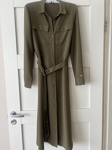 Kleit Tommy Hilfiger (1 foto / 1)