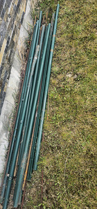 Plastikust ja metallist aia postid (2 foto / 2)
