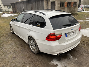 BMW 320d Tervikuna varuosadeks (4 foto / 5)