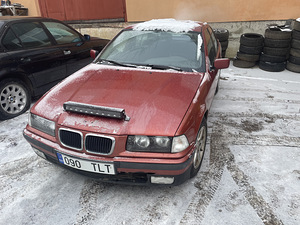 BMW 318i (1 foto / 5)