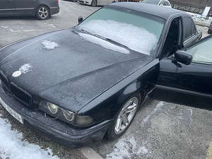BMW 725TDS (1 фото из 6)