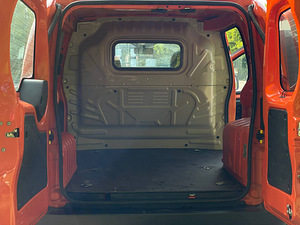 Fiat Fiorino 2018 (8 foto / 10)