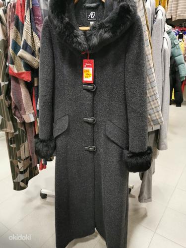 Müüa väga heas korras mantel. Kaelarihmal on naturaalne küül (foto #3)