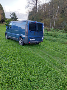 Opel vivaro (3 фото из 3)