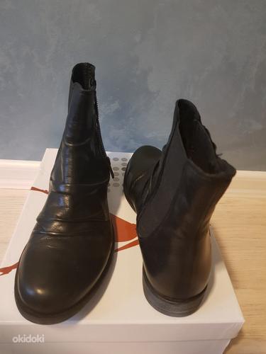 Новые кожаные ботинки, размер 36 (фото #2)