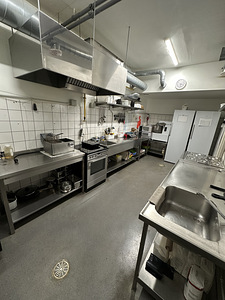 VALMIS ÄRI — PITSERIA AHTMES (5 foto / 8)