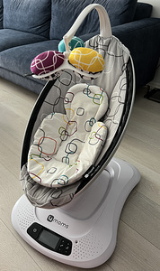 Lamamistool-kiik beebile 4MOMS MamaRoo 4.0 (1 foto / 2)