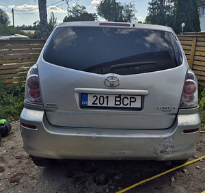 Toyota Corolla Verso - varuosad (2 foto / 4)