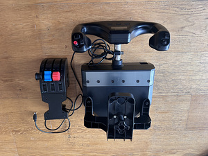 Logitech FLIGH YOKE SYSTEM (3 фото из 3)