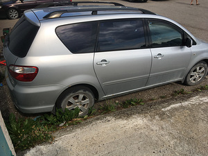 Toyota Avensis Verso 2.0 110kw (4 foto / 6)