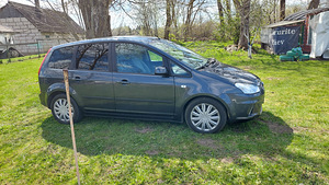 Продам автомобиль (8 фото из 8)