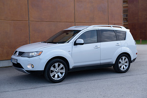 Mitsubishi Outlander XLS (LPG) (3 foto / 5)